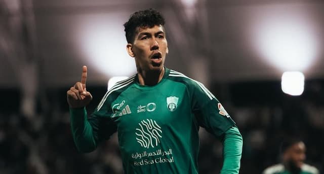 Firmino faz golaço de bicicleta na Champions Asiática; assista