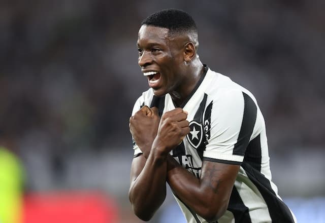 Em jogo equilibrado, Botafogo vence Palmeiras e sai na frente na Libertadores