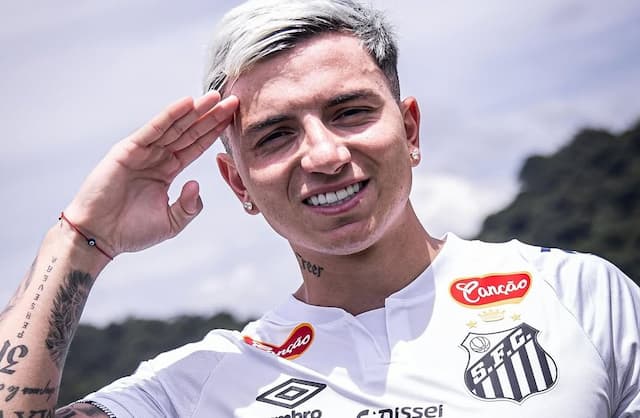 Santos acerta a contratação de Álvaro Barreal