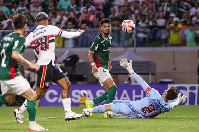 Palmeiras vence São Paulo e retoma a liderança do Paulistão