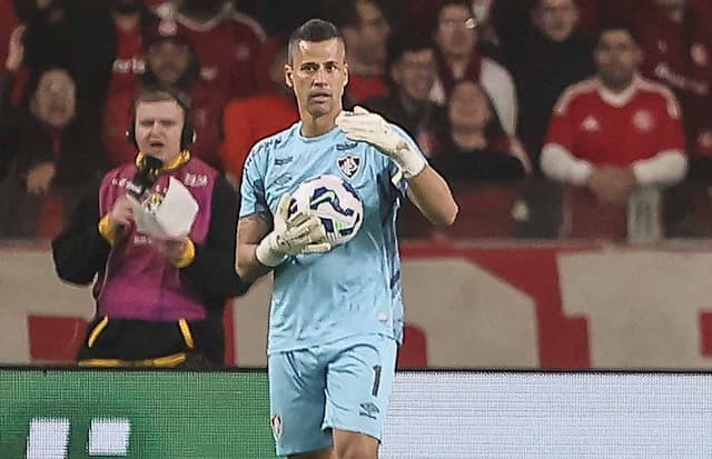 Fábio quebra recorde mundial e ganha a admiração de Renato Gaúcho