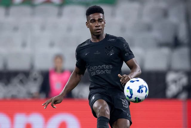 Corinthians corre risco de transfer ban por não pagar compra de Félix Torres