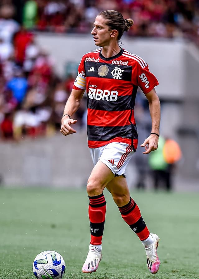 Flamengo anuncia Filipe Luís como novo treinador do Sub-17