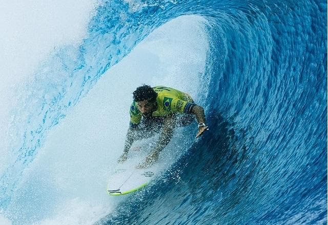 Filipe Toledo conquista bicampeonato mundial consecutivo de surfe