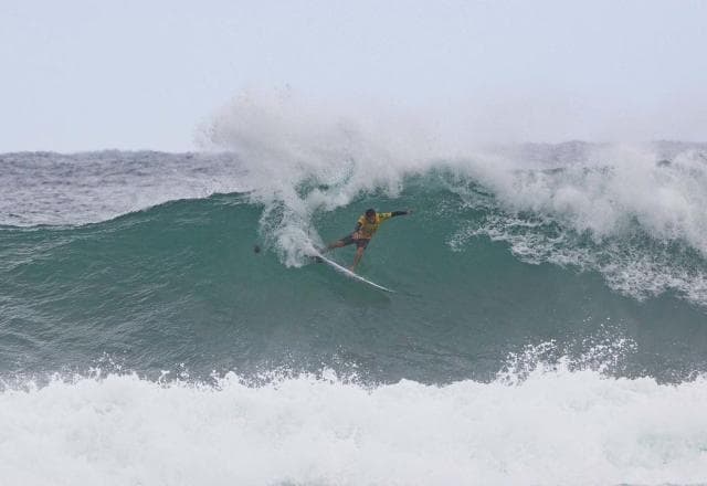 Filipe Toledo vence Italo Ferreira e é campeão mundial de surfe