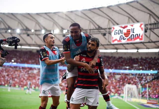 Flamengo vence o Atlético-MG por 3 a 1 no jogo de ida da final da Copa do Brasil