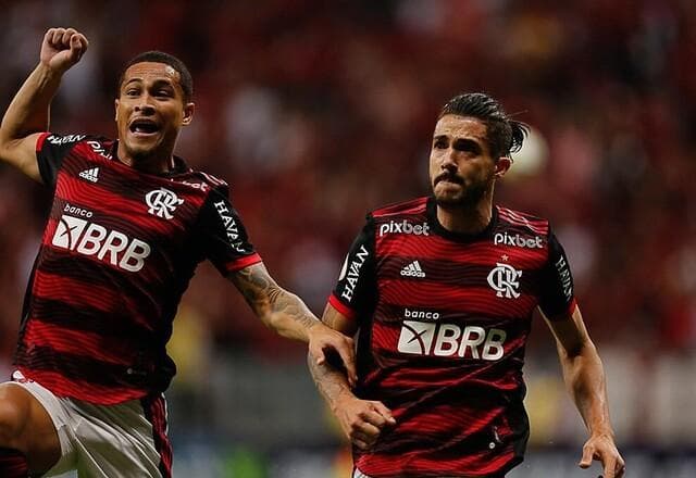 Flamengo vence Coritiba e se recupera no Campeonato Brasileiro