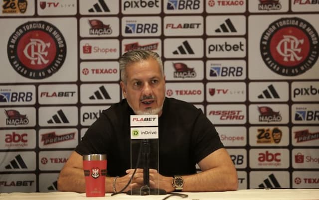 José Boto despista sobre Gerson: "É jogador do Flamengo"