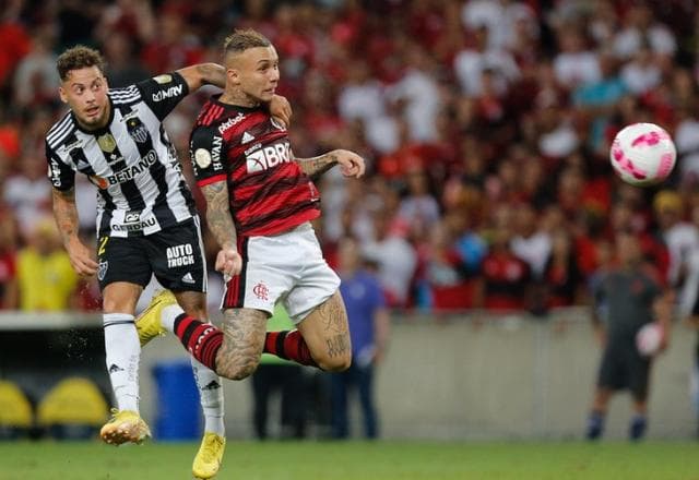 Com reservas, Flamengo bate Atlético-MG e assume terceiro lugar do Brasileirão