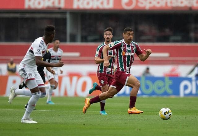 São Paulo e Fluminense fazem jogaço e empatam por 2 a 2 no Morumbi