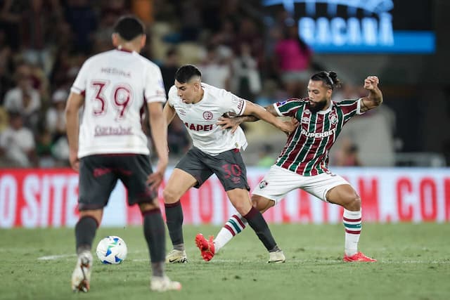 Otávio reconhece que Fluminense sentiu as vaias no Maracanã: "Torcedor jogando contra"