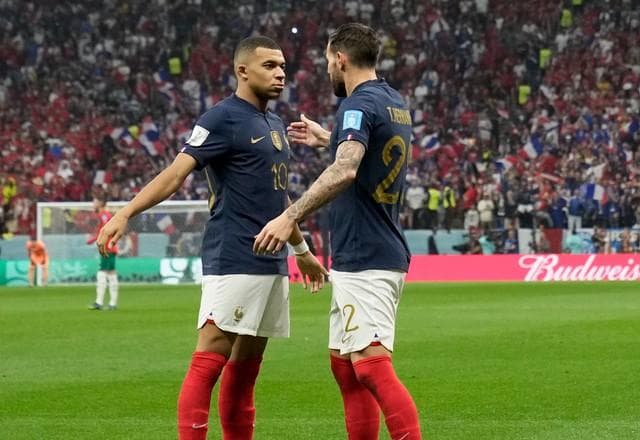 França passa por Marrocos  e encara Argentina na final da Copa do Mundo