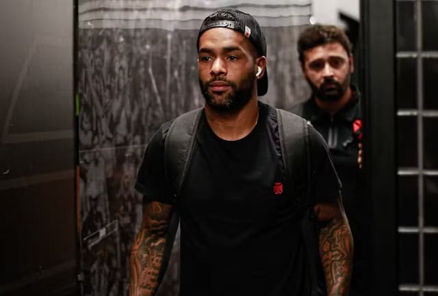 Vasco acerta a rescisão de contrato com Alex Teixeira