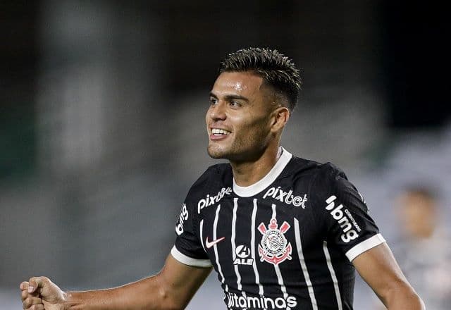 Corinthians tenta troca com Flamengo envolvendo Vera e Thiago Maia