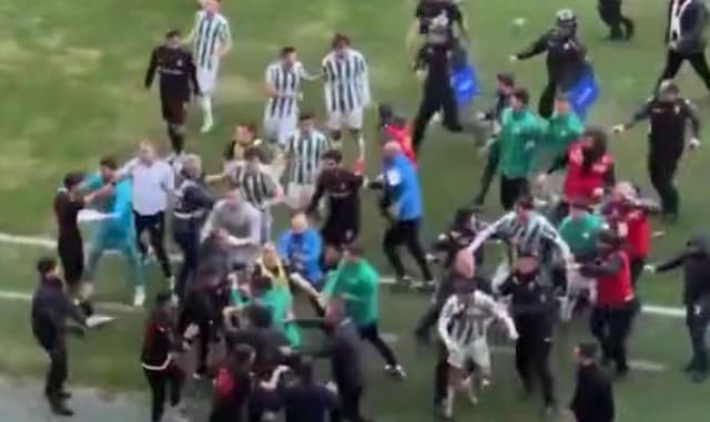 Jogo na Turquia termina em briga generalizada, cinco expulsões e um detido