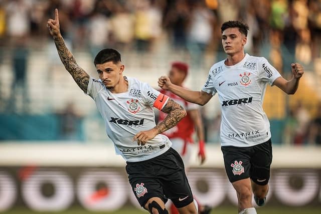 Corinthians goleia CRB por 6 a 0 e avança às quartas da Copinha