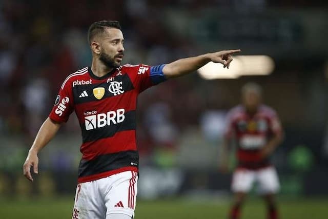 Mercado da bola: Everton Ribeiro analisa propostas de Flamengo e Bahia