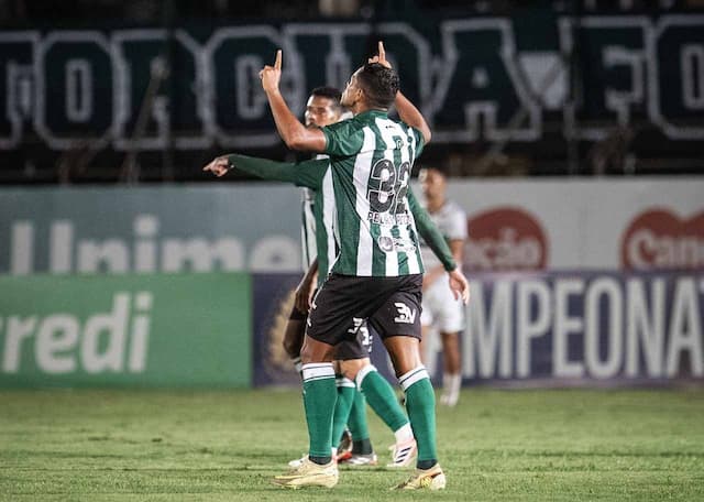 Coritiba bate o Maringá e vence na estreia do time principal