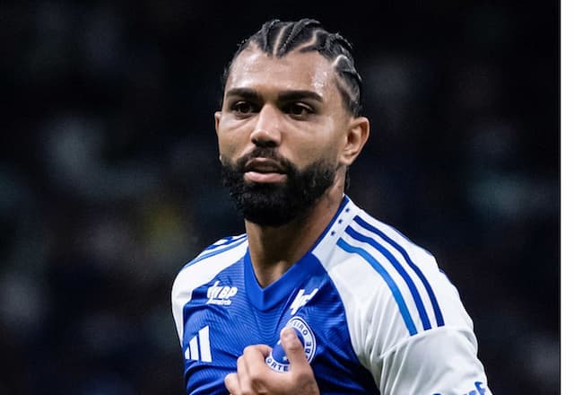 "Enquanto isso a preocupação é subir na bola", diz Gabigol após derrota do Cruzeiro
