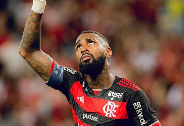 Na raça! Flamengo bate Athletico-PR e volta a vencer no Brasileirão