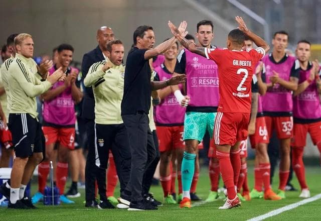Gilberto marca golaço, e Benfica bate Dínamo de Kiev pelo playoff da Champions