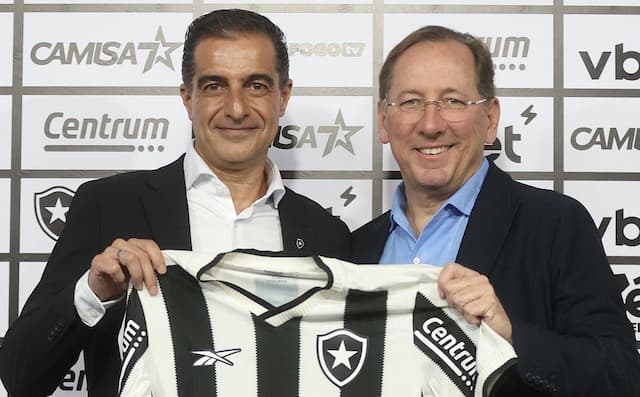 Torcida do Botafogo vaza número de Textor e pede demissão de Paiva
