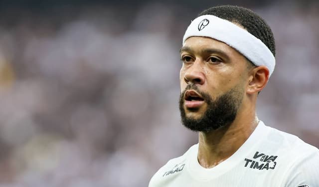 Memphis Depay é desfalque do Corinthians no clássico contra o Santos