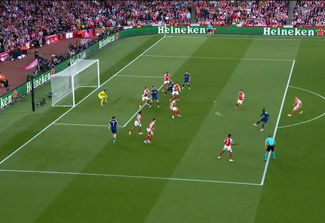 Dembelé chuta forte e abre o placar para o PSG contra o Arsenal na Champions