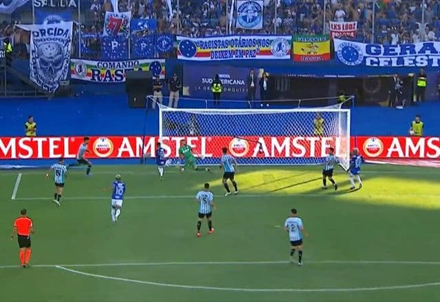 Jogo aberto! Kaio Jorge marca e diminui para o Cruzeiro na final da Sul-Americana