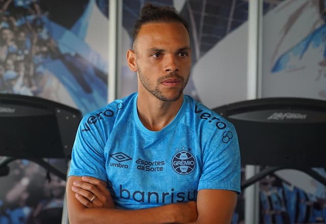 Braithwaite é liberado pelo DM após longa recuperação e passa a ser opção para Luís Castro
