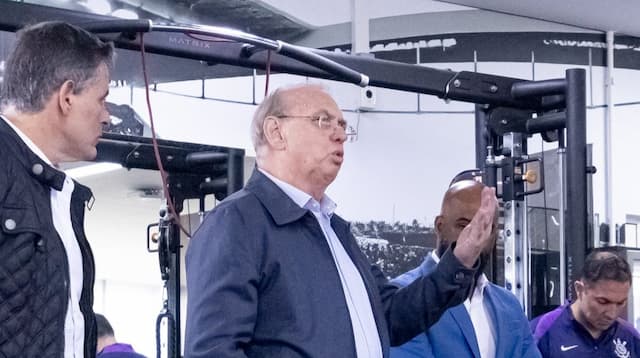 Stabile vence eleição e segue na presidência do Corinthians