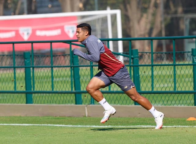 Ryan Francisco, do São Paulo, sofre ruptura de ligamento e só deve voltar em 2026