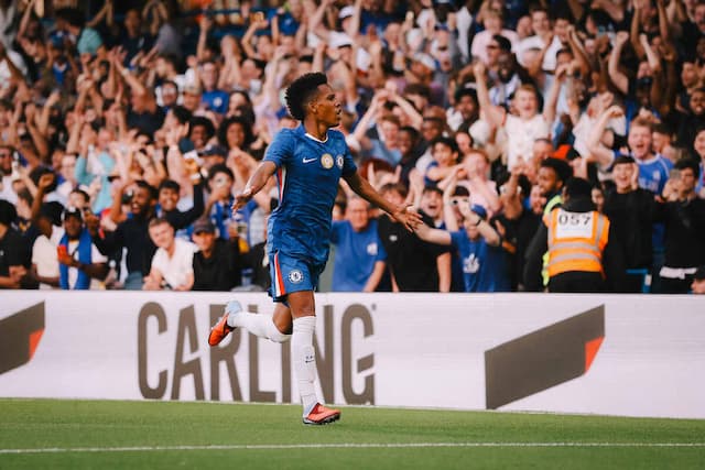 Estêvão estreia com gol na vitória do Chelsea sobre o Bayer Leverkusen; assista 
