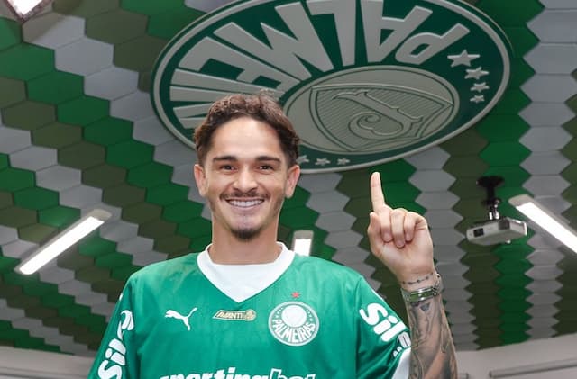 Khellven é registrado no BID e já pode estrear pelo Palmeiras