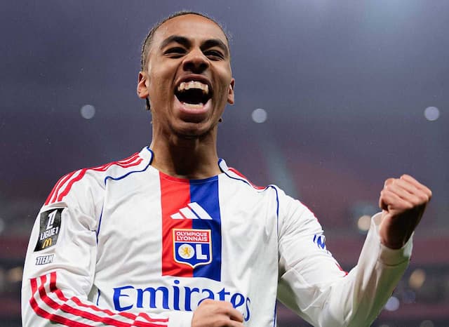 Lyon, sem Endrick, vence sua 13ª partida seguida e sobe na classificação francesa