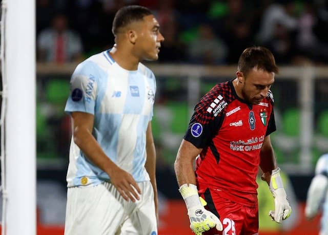 Carlos Vinícius desabafa após pênaltis perdidos: "Noite difícil"