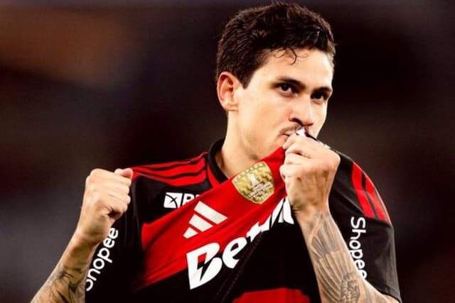 Flamengo cumpre obrigação, goleia e avança no Campeonato Carioca