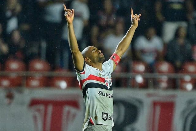 São Paulo vira sobre o Primavera e se mantém com chances no Paulistão