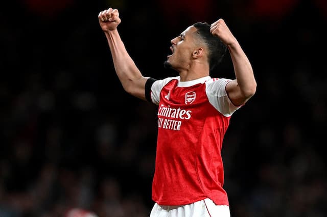 Arsenal vence o Burnley e fica muito perto do título da Premier League