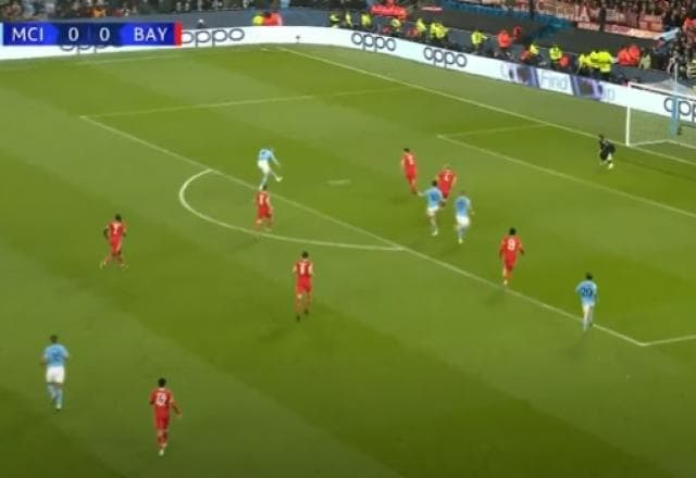 Haaland recebe na cara do gol, mas chuta fraco e Sommer defende