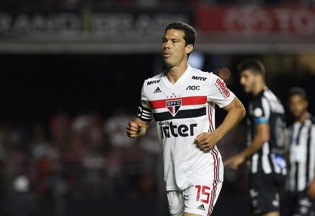Ídolo do São Paulo, Hernanes anuncia aposentadoria e se despede do futebol