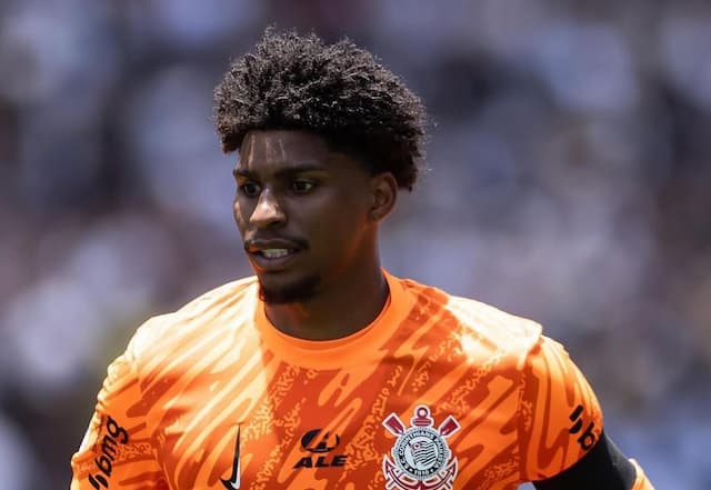 Hugo Souza lamenta derrota do Corinthians em clássico: “A gente não pode errar”