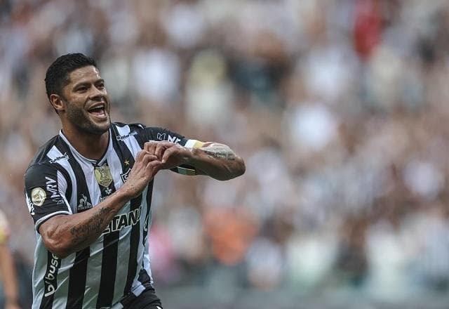 Com dois de Hulk, Atlético-MG bate Inter e estreia com vitória no Brasileirão