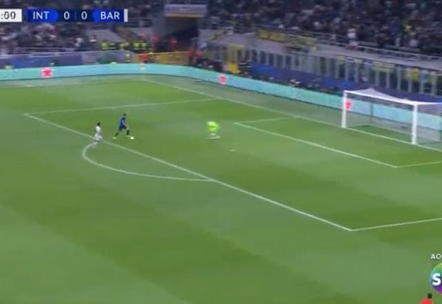 Não valeu! Joaquín Correa marca para a Inter de Milão, mas em impedimento