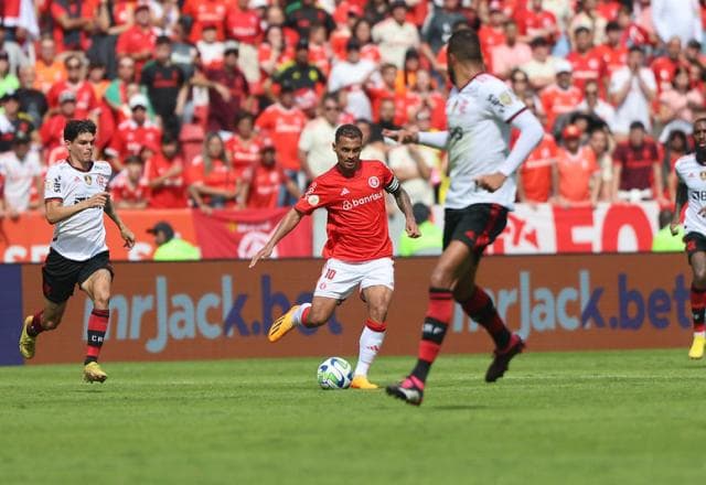 Flamengo x Internacional: onde assistir, escalações e desfalques