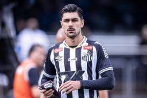 João Basso e Arão são dúvidas do Santos para encarar o Vasco