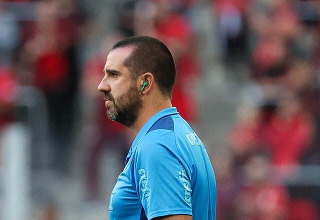 Palmeiras rebate nota da CBF: "Por que busca um treinador estrangeiro?"