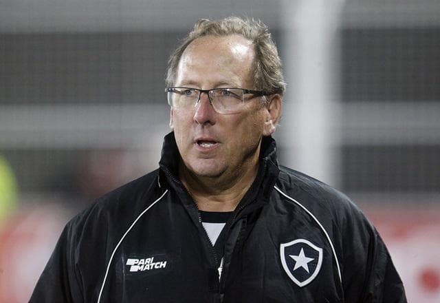 Textor ataca Palmeiras por interesse em Júnior Santos: "Compre em outro lugar"