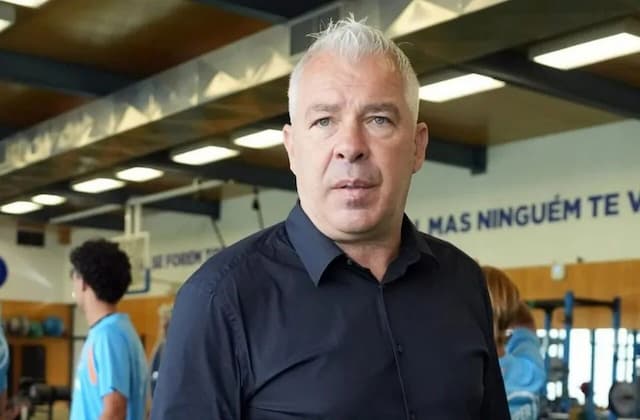 Ex-jogador de Portugal e do Porto morre ao sofrer infarto assistindo a treino