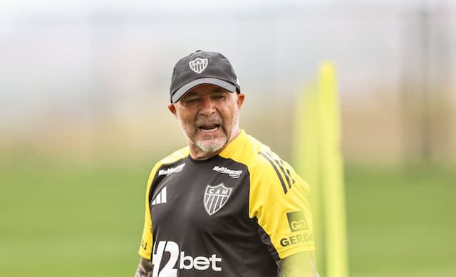 Atlético se reapresenta e conta com quatro reforços no treinamento